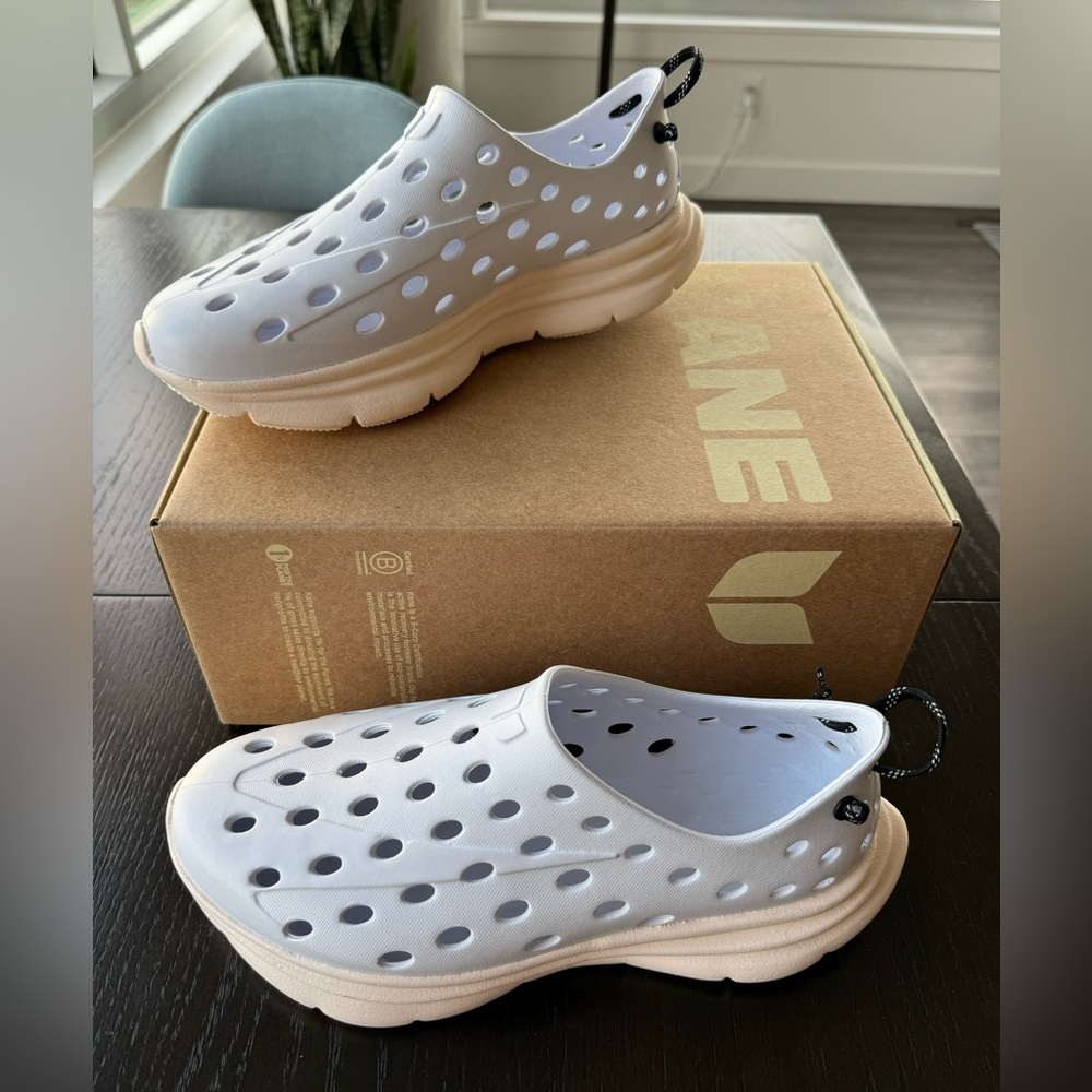 KANE Revive Active Recovery Shoe (size 9)